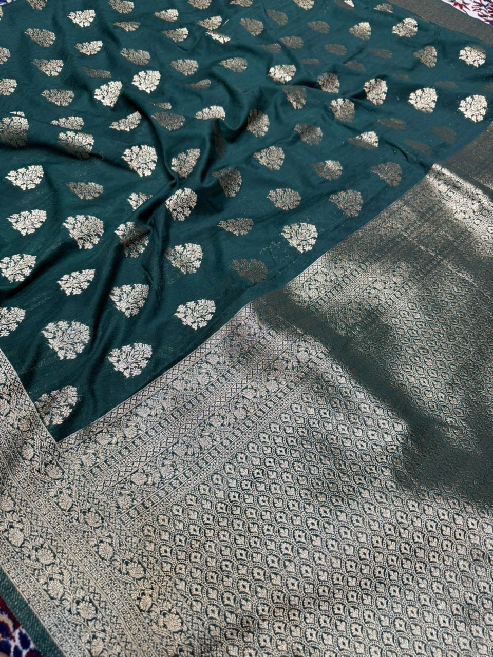 Beautifull Khaddi chinon Saree